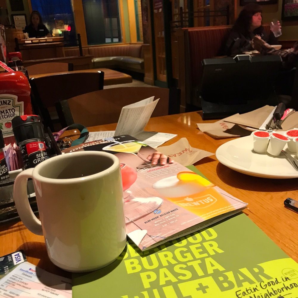 Applebee's Grill + Bar - How I like to Applebees - Sports Bars Near Me - Kennett Square, Pennsylvania