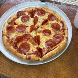 Rocco's Pizza - Pepperoni pizza
