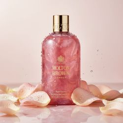 Sherman Oaks Beauty Collection - The Rose Dunes Body Wash by Molton Brown transforms your shower into a fragrant escape -- blending warm rose with sensual amber notes.