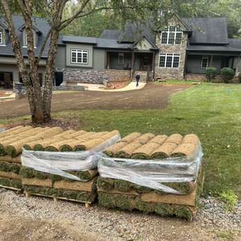Green & Clean Lawns - Lawn Services Near Me - Mint Hill, North Carolina Green & Clean Lawns - Lawn Services Near Me - Mint Hill, North Carolina