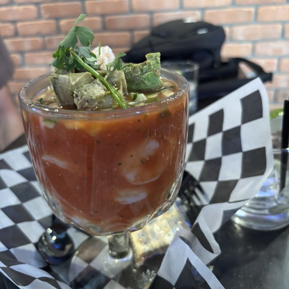 B-17 Bombers Oyster Pub - Shrimp Cocktail - Pubs Near Me - El Paso, Texas B-17 Bombers Oyster Pub - Shrimp Cocktail - Pubs Near Me - El Paso, Texas