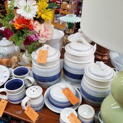 Dbl J's Prowl Around Shop - Several pieces of Pfaltzgraff
All in mint condition.