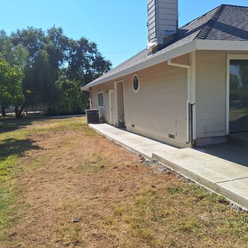 J Garcia Concrete - side of house to garage used to be dirt - Masonry/Concrete Near Me