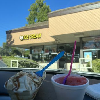 Claremont Cones Ice Cream - Banana Split Ice Cream Single Scoop - Ice Cream & Frozen Yogurt Near Me - Claremont, California Claremont Cones Ice Cream - Banana Split Ice Cream Single Scoop - Ice Cream & Frozen Yogurt Near Me - Claremont, California