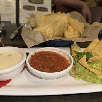 Guadalajara Mexican Grille - Queso and guacamole - Mexican Near Me - Houston, Texas