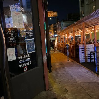 The Showdown - Outdoor dining! - Pubs Near Me - San Francisco, California