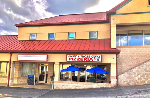 Vinny and ThozeGuyz Pizzeria by null