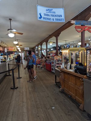 La King's Confectionery by null