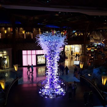 Mohegan Sun - Chihuli is even here - Hotels Near Me - Uncasville, Connecticut Mohegan Sun - Chihuli is even here - Hotels Near Me - Uncasville, Connecticut