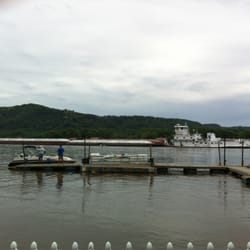 Hungry Point Bar & Grill - Locks nearby and big barges pass by. Pretty cool to see.