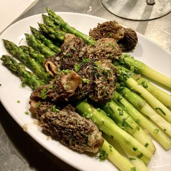 Monarque - Asparagus & Morel Mushrooms (a delicious vegetable side & w/plentiful Morel offering) - Brasseries Near Me - Montreal, Quebec Monarque - Asparagus & Morel Mushrooms (a delicious vegetable side & w/plentiful Morel offering) - Brasseries Near Me - Montreal, Quebec