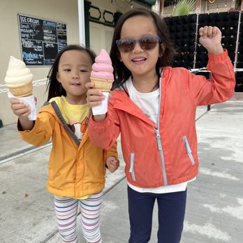 Meadowlark Dairy - Small vanilla and strawberry soft serve - Ice Cream & Frozen Yogurt Near Me - Pleasanton, California Meadowlark Dairy - Small vanilla and strawberry soft serve - Ice Cream & Frozen Yogurt Near Me - Pleasanton, California