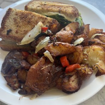 2nd Street Pike Grill - Avocado Avocado Grilled Cheese - New American Near Me - Southampton, Pennsylvania