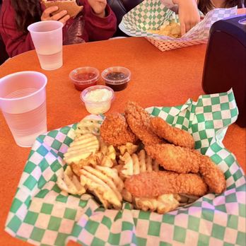 The Moonridge Room - Gluten-free chicken tenders with gluten-free waffle fries, and American cheeseburger saucer - Beer Bar Near Me - Big Bear Lake, California