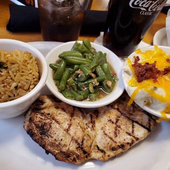 Texas Roadhouse - Steakhouses Near Me - Avon, Indiana