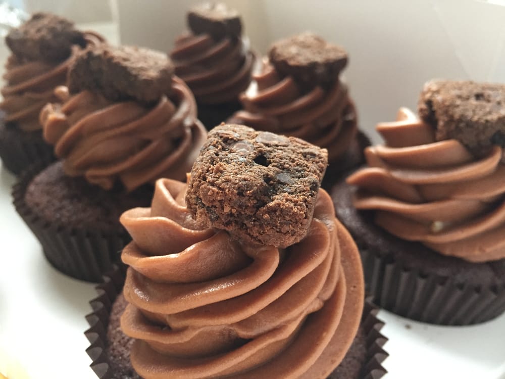 THE HOUSE OF CUPCAKES 13 Photos 38 Glenholm Cresent, Belfast