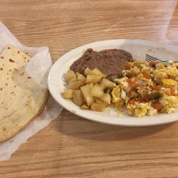 Antojitos Mexicanos - Here it is! Chilaquiles.