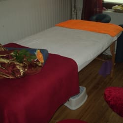 Hands of Harmony - Kosmetik & Wellness - Massageliege/-raum