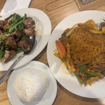 Bangkok Broiler - Thai Near Me - Hesperia, California Bangkok Broiler - Thai Near Me - Hesperia, California