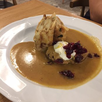Restaurace Mincovna - Beef In Creme Sauce - Czech Near Me - Prague, Puerto Rico