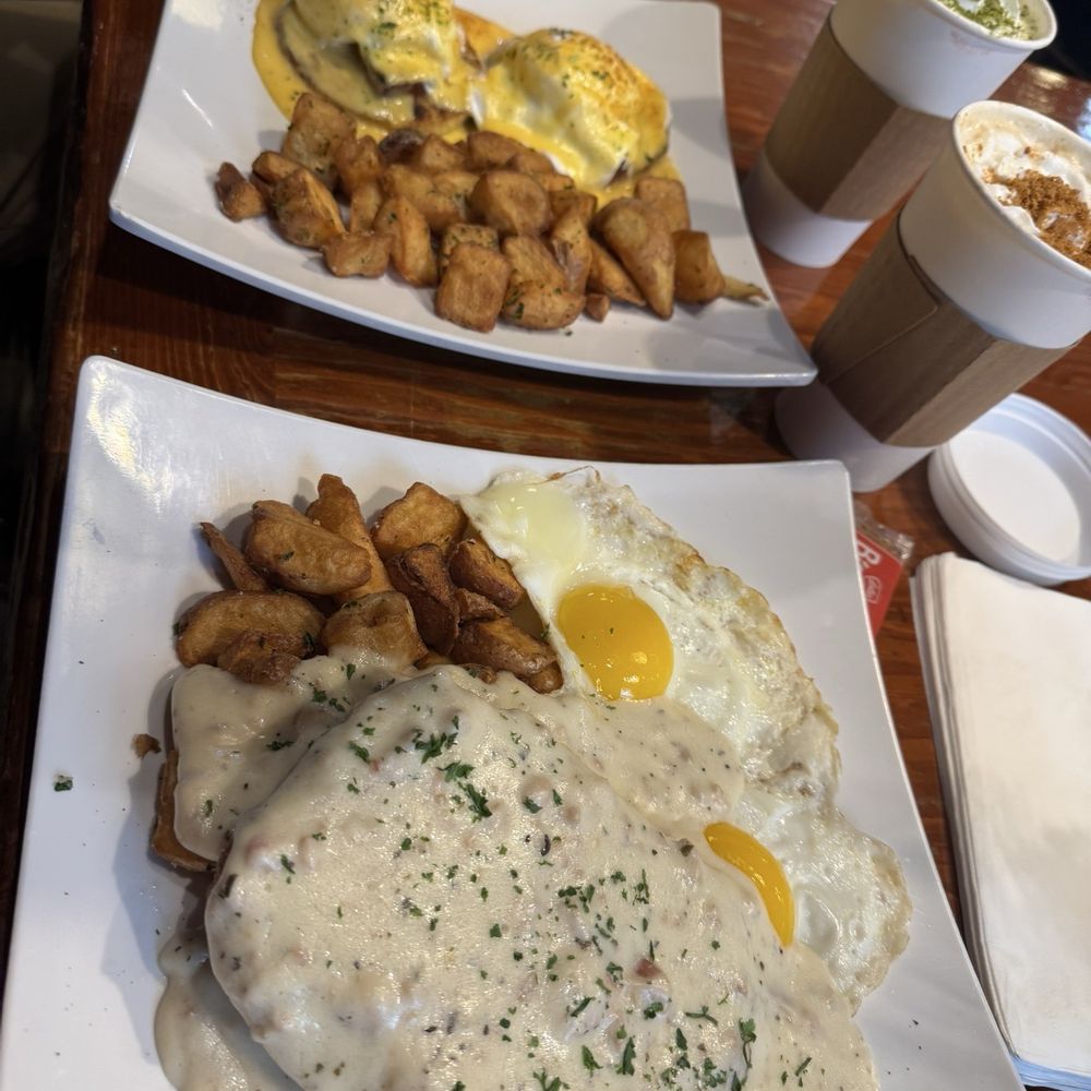 Stone Way Cafe - Eggs benedict and fried chicken steak - Coffee & Tea Near Me - Seattle, Washington Stone Way Cafe - Eggs benedict and fried chicken steak - Coffee & Tea Near Me - Seattle, Washington