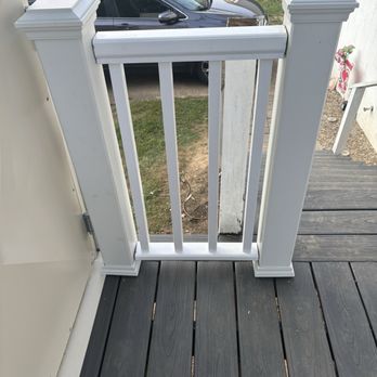 Davis Handyman - Front porch post with railing not attached to post. It fell and cut my leg. - Handyman Near Me Davis Handyman - Front porch post with railing not attached to post. It fell and cut my leg. - Handyman Near Me