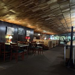 Hut Inn - Way cool ambiance! Menu is outSTANDing!