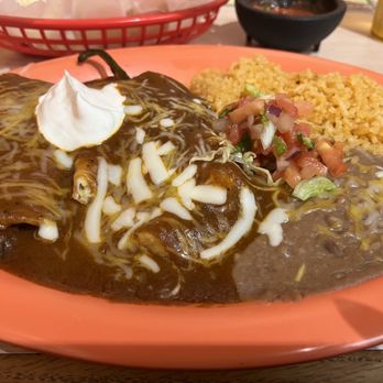 El Mariachi - Ground beef enchilada and chile relleno- smothered in the same red sauce for both....? - Mexican Near Me - Kapolei, Hawaii El Mariachi - Ground beef enchilada and chile relleno- smothered in the same red sauce for both....? - Mexican Near Me - Kapolei, Hawaii