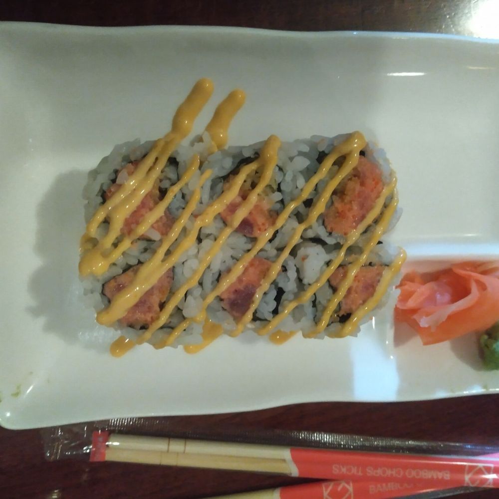 Spicy tuna roll Spicy tuna roll