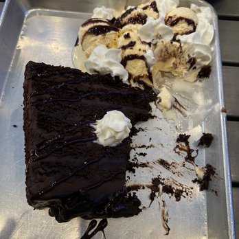 OMG! Burgers & Brew - Chocolate cake - Burgers Near Me - Pendleton, Oregon OMG! Burgers & Brew - Chocolate cake - Burgers Near Me - Pendleton, Oregon