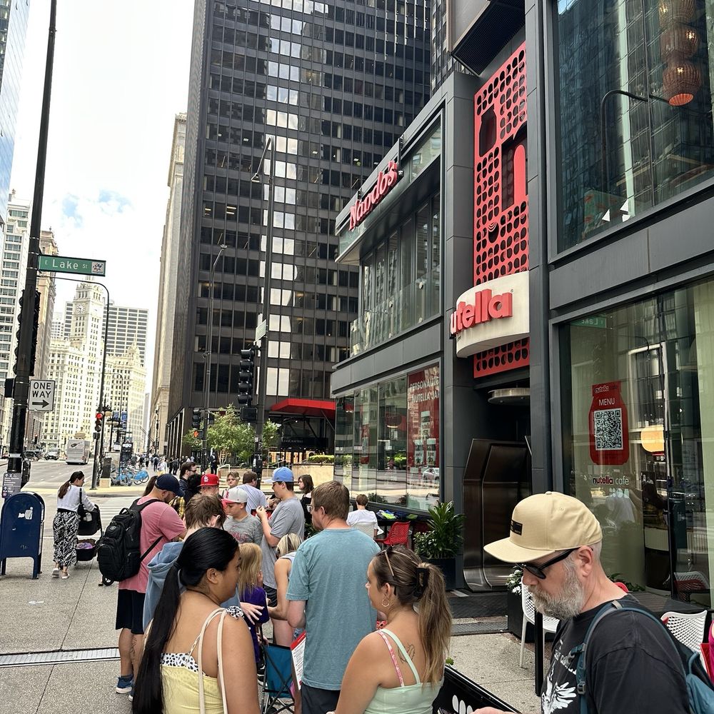 Nutella Cafe - Outside line - Desserts Near Me - Chicago, Illinois Nutella Cafe - Outside line - Desserts Near Me - Chicago, Illinois