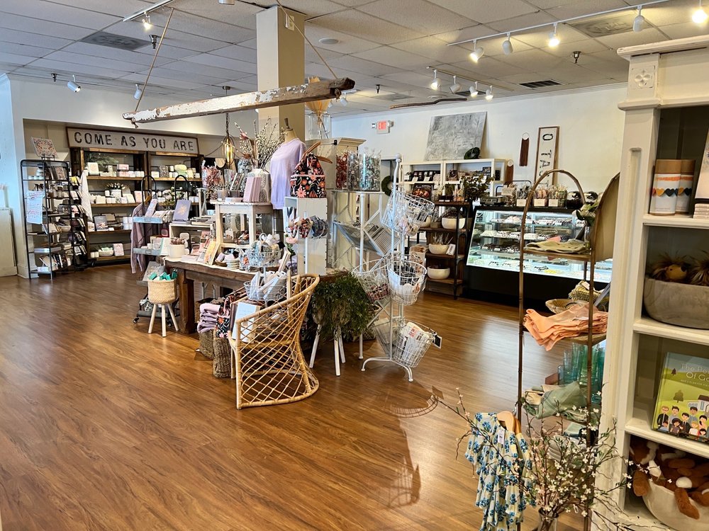 BRADLEY’S CHOCOLATE Updated July 2024 33 Photos & 16 Reviews 141