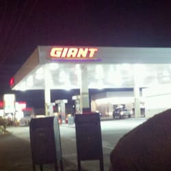 Giant Gasoline & Convenience Store - San mateo and Osuna