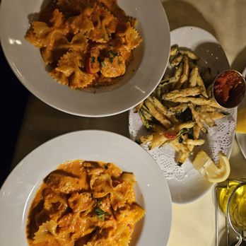 Palermo Italian Restaurant - farfalle al salmone and fried zucchini - Italian Near Me - San Jose, California Palermo Italian Restaurant - farfalle al salmone and fried zucchini - Italian Near Me - San Jose, California