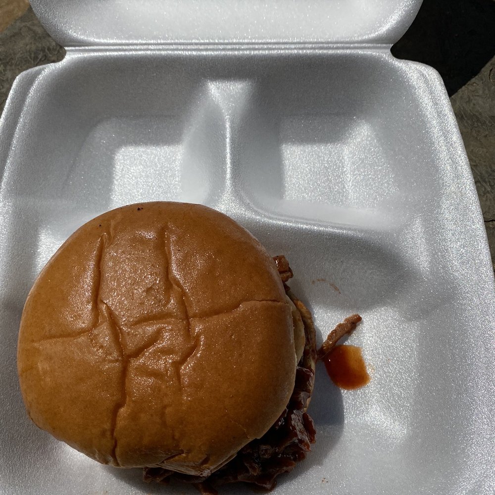 Houston Sauce Pit - Chopped Veef Sandwich - Vegan Near Me - Houston, Texas