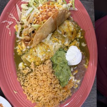 Pina's Mexican Restaurant - Combination plate - Mexican Near Me - San Pedro, California Pina's Mexican Restaurant - Combination plate - Mexican Near Me - San Pedro, California