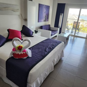 Riu Palace Peninsula - Inside Room - Hotels Near Me - Cancún, ROO
