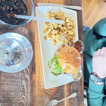 West End Wine Bar & Pub - Heirloom Tomato Burger*. - Pubs Near Me - Purcellville, Virginia West End Wine Bar & Pub - Heirloom Tomato Burger*. - Pubs Near Me - Purcellville, Virginia