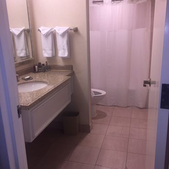 Costa Mesa Marriott - Bathroom - Hotels Near Me - Costa Mesa, California Costa Mesa Marriott - Bathroom - Hotels Near Me - Costa Mesa, California