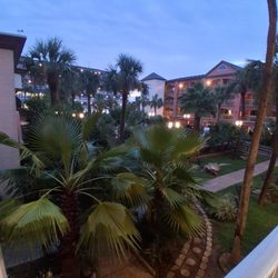 Hide and Seek Vacations - The view of hotel courtyard. A wonderful, comfortable, inexpensive hotel with plenty of room for our family.