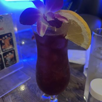 Harlowe's - Hibiscus Lemonadr - Seafood Near Me - Lakeport, California