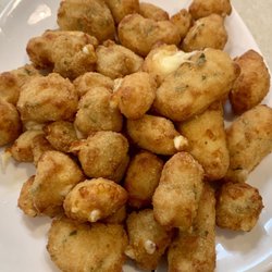 Laurys Station American Grill - Cheese curds