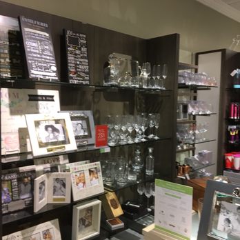 Things Remembered - Frames - Gift Shops Near Me - Hialeah, Florida