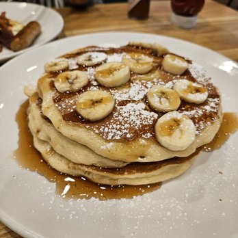 Broken Yolk Cafe - Banana pancakes - American Near Me - Glendora, California