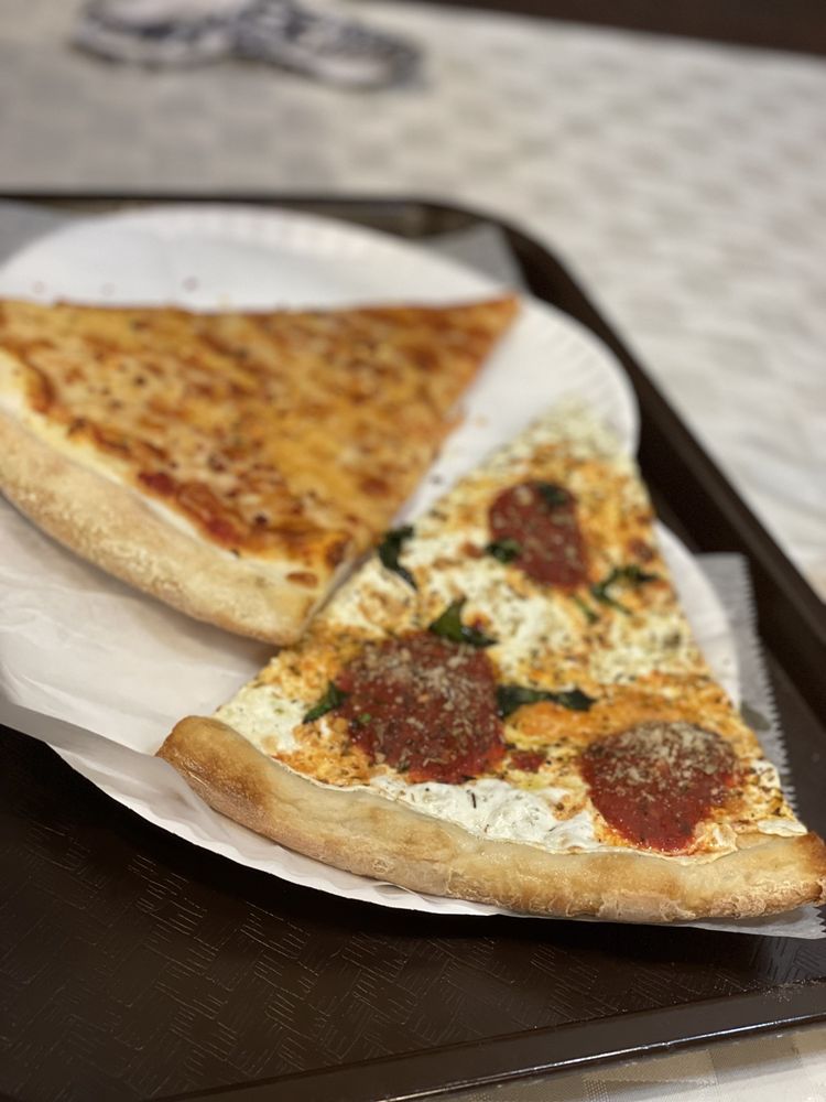 Louie's Pizza