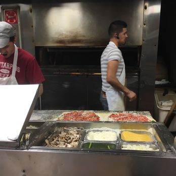 Santarpio's Pizza - Interesting - Pizza Near Me - Boston, Massachusetts Santarpio's Pizza - Interesting - Pizza Near Me - Boston, Massachusetts