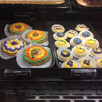 Albertsons - Adorable desserts! - Grocery Near Me - Baton Rouge, Louisiana