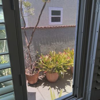 Fast Screens Mobile Service - Beautiful, restored screens that are pet resistant. - Windows Installation Near Me