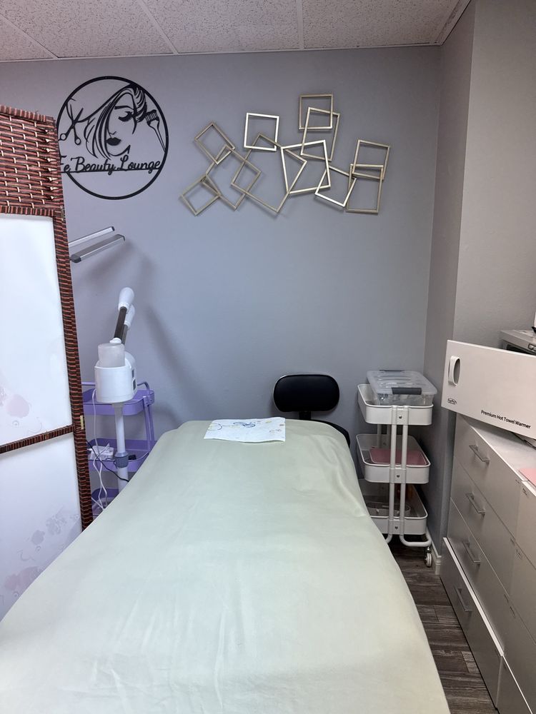 Fe Beauty Lounge Logo