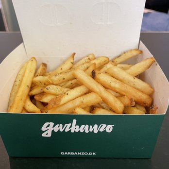 Garbanzo - Their spice powder changes the fries, so good. - Mediterranean Near Me - Copenhagen, 84 Garbanzo - Their spice powder changes the fries, so good. - Mediterranean Near Me - Copenhagen, 84